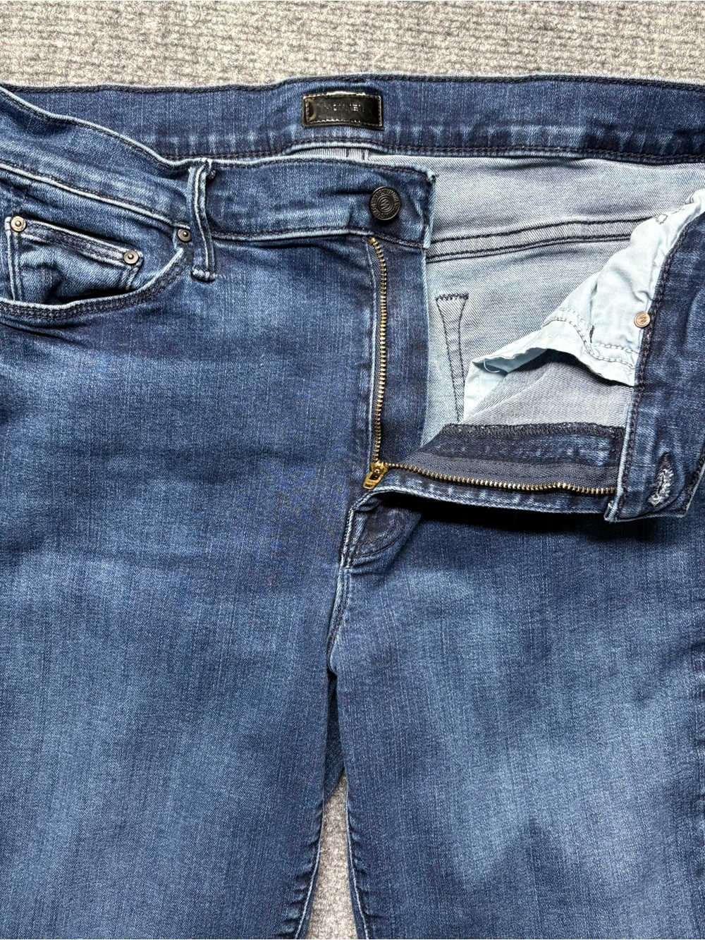 MOTHER Jeans Womens 32 Weekender Fray in Mint Condition Flare Raw Hem USA Made - Picture 3 of 15